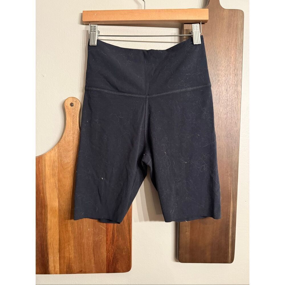 Nike black raw hem high rise biker shorts size Small